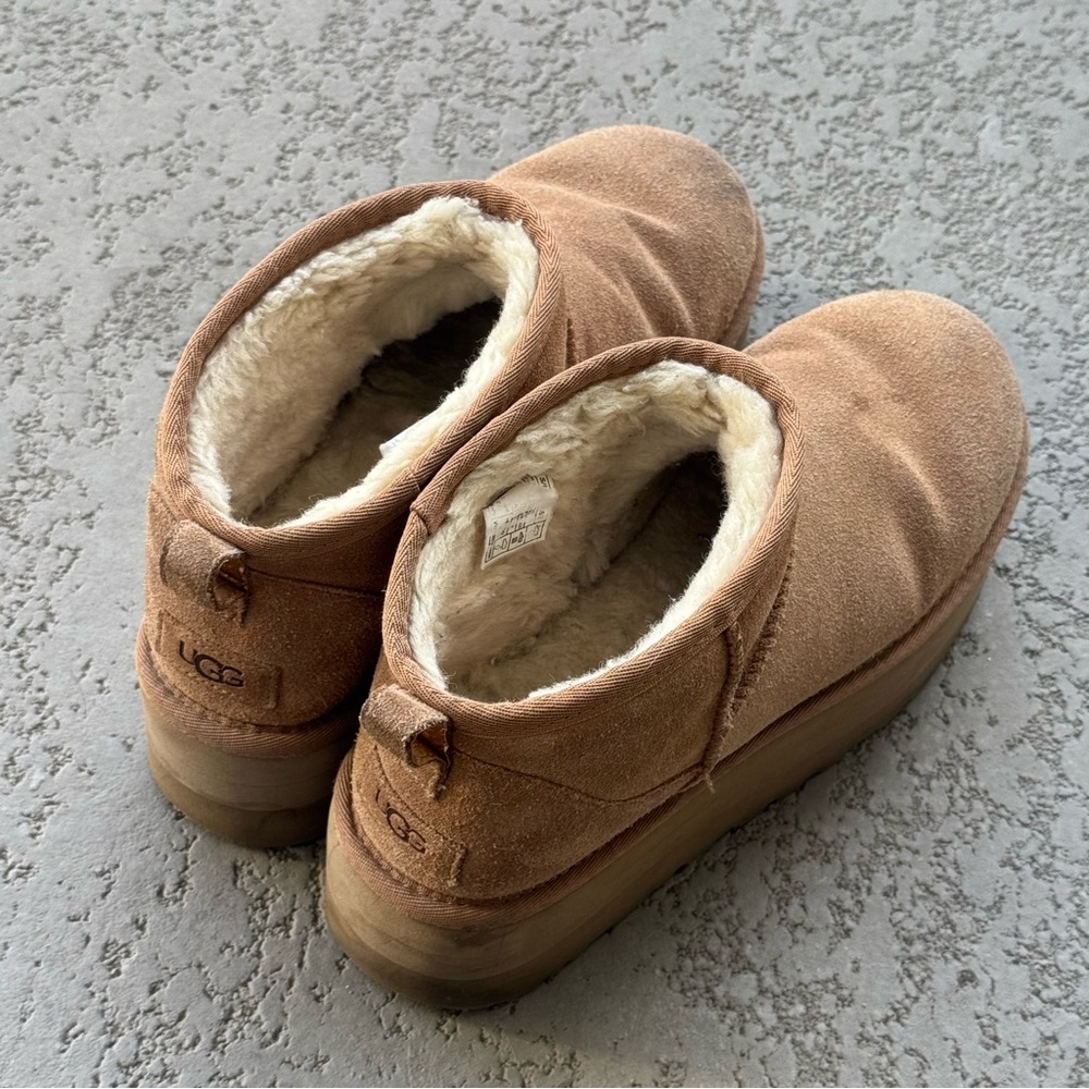CLASSIC ULTRA MINI PLATFORM BOOT